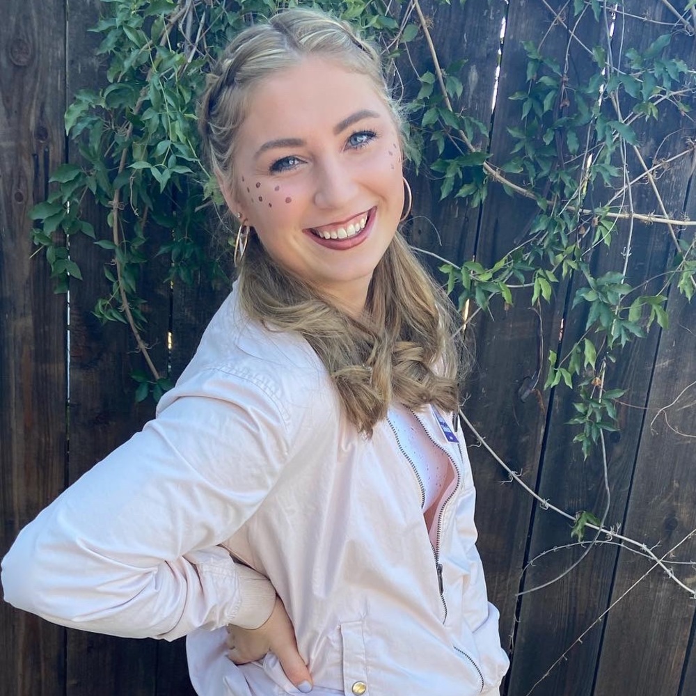 Meet your Posher, Alayna